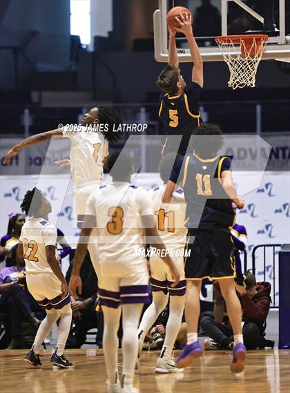 Thumbnail 3 in East vs. Wayne (NYSPHSAA SECTION V CLASS A FINAL) photogallery.