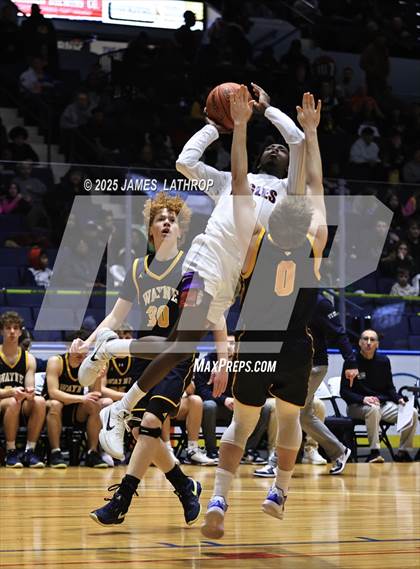 Thumbnail 2 in East vs. Wayne (NYSPHSAA SECTION V CLASS A FINAL) photogallery.