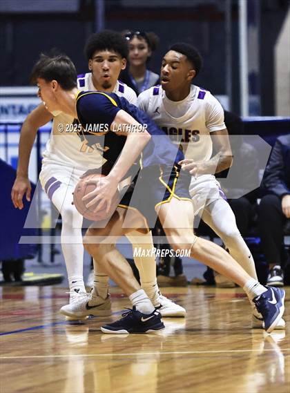 Thumbnail 3 in East vs. Wayne (NYSPHSAA SECTION V CLASS A FINAL) photogallery.
