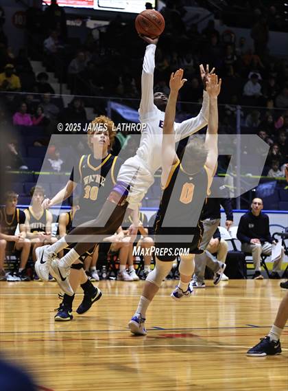 Thumbnail 3 in East vs. Wayne (NYSPHSAA SECTION V CLASS A FINAL) photogallery.
