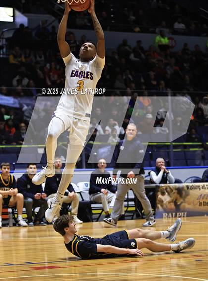 Thumbnail 1 in East vs. Wayne (NYSPHSAA SECTION V CLASS A FINAL) photogallery.