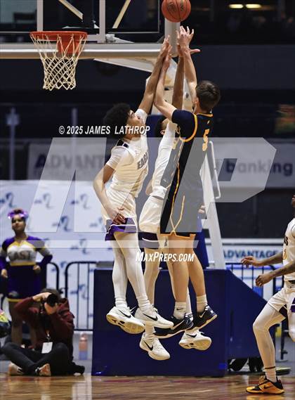 Thumbnail 1 in East vs. Wayne (NYSPHSAA SECTION V CLASS A FINAL) photogallery.