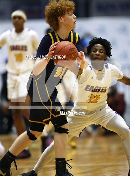 Thumbnail 3 in East vs. Wayne (NYSPHSAA SECTION V CLASS A FINAL) photogallery.