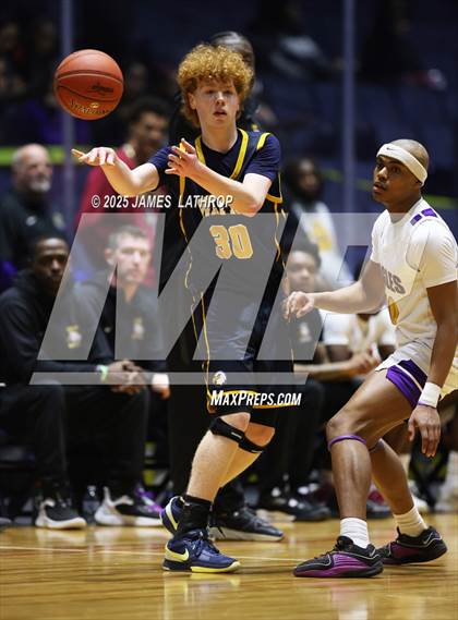 Thumbnail 2 in East vs. Wayne (NYSPHSAA SECTION V CLASS A FINAL) photogallery.