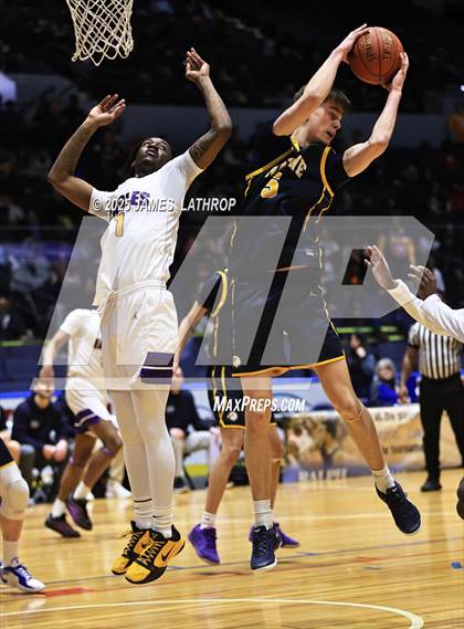 Thumbnail 2 in East vs. Wayne (NYSPHSAA SECTION V CLASS A FINAL) photogallery.