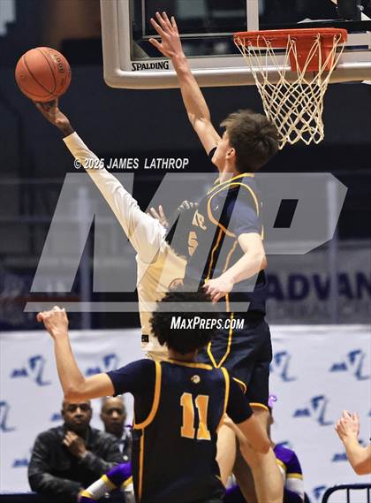 Thumbnail 1 in East vs. Wayne (NYSPHSAA SECTION V CLASS A FINAL) photogallery.