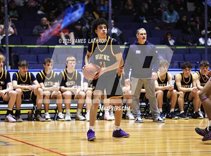 Thumbnail 3 in East vs. Wayne (NYSPHSAA SECTION V CLASS A FINAL) photogallery.