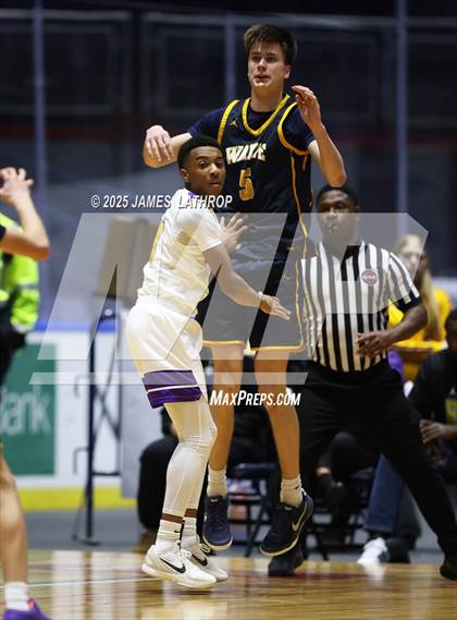Thumbnail 2 in East vs. Wayne (NYSPHSAA SECTION V CLASS A FINAL) photogallery.