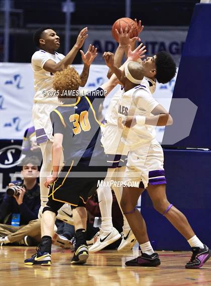 Thumbnail 3 in East vs. Wayne (NYSPHSAA SECTION V CLASS A FINAL) photogallery.