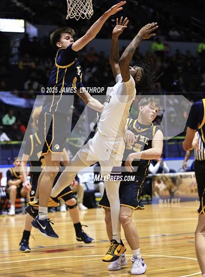 Thumbnail 3 in East vs. Wayne (NYSPHSAA SECTION V CLASS A FINAL) photogallery.