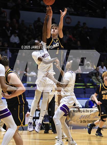 Thumbnail 2 in East vs. Wayne (NYSPHSAA SECTION V CLASS A FINAL) photogallery.
