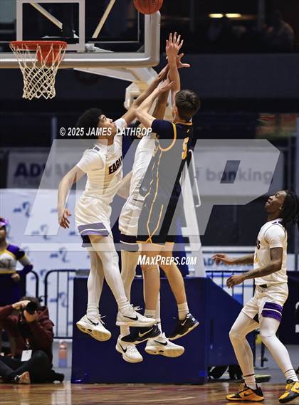 Thumbnail 2 in East vs. Wayne (NYSPHSAA SECTION V CLASS A FINAL) photogallery.