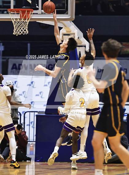 Thumbnail 2 in East vs. Wayne (NYSPHSAA SECTION V CLASS A FINAL) photogallery.