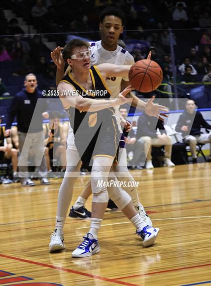 Thumbnail 3 in East vs. Wayne (NYSPHSAA SECTION V CLASS A FINAL) photogallery.