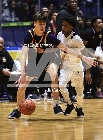 Thumbnail 3 in East vs. Wayne (NYSPHSAA SECTION V CLASS A FINAL) photogallery.