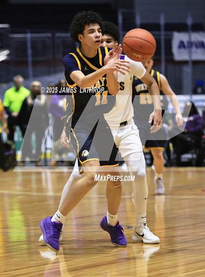 Thumbnail 1 in East vs. Wayne (NYSPHSAA SECTION V CLASS A FINAL) photogallery.
