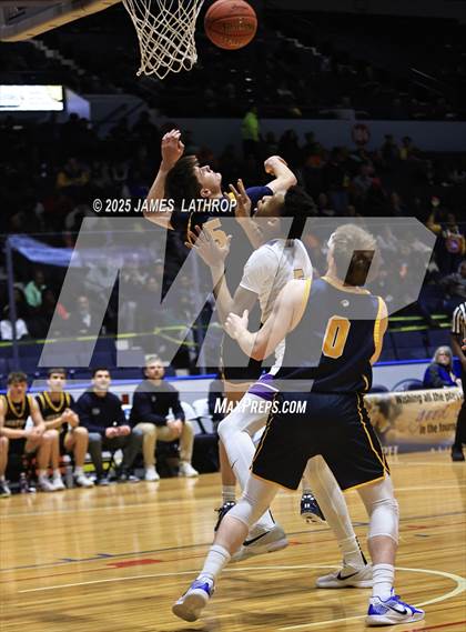 Thumbnail 2 in East vs. Wayne (NYSPHSAA SECTION V CLASS A FINAL) photogallery.