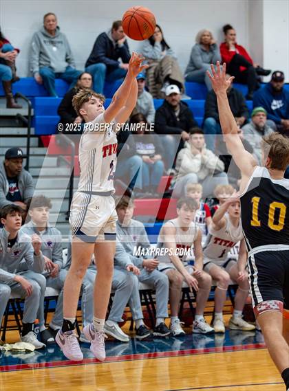 Thumbnail 2 in Plum @ Shaler Area photogallery.
