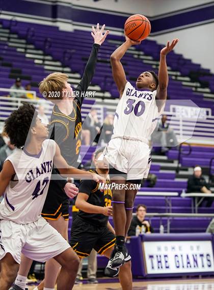 Thumbnail 2 in Avon @ Ben Davis photogallery.