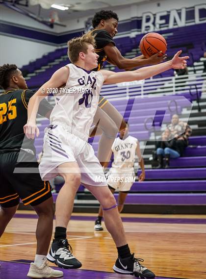Thumbnail 2 in Avon @ Ben Davis photogallery.