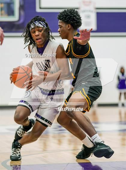 Thumbnail 3 in Avon @ Ben Davis photogallery.