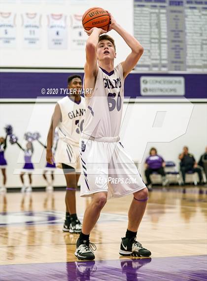 Thumbnail 2 in Avon @ Ben Davis photogallery.