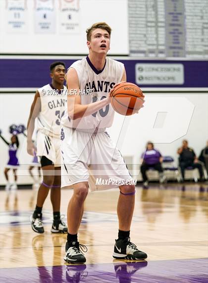 Thumbnail 1 in Avon @ Ben Davis photogallery.
