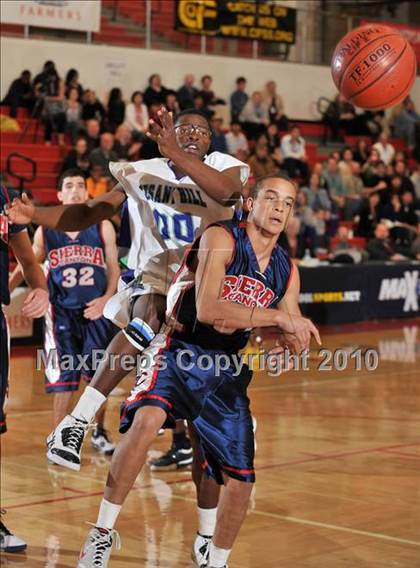 Thumbnail 2 in Sierra Canyon vs. Besant Hill  (CIF SS D5A Final) photogallery.