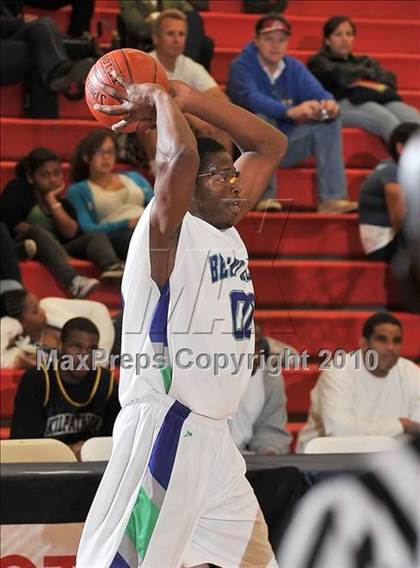 Thumbnail 3 in Sierra Canyon vs. Besant Hill  (CIF SS D5A Final) photogallery.