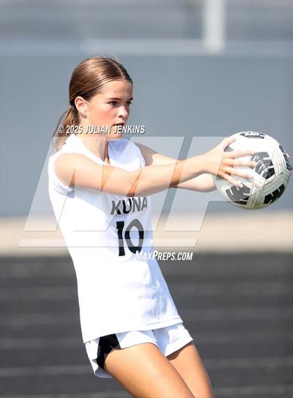 Thumbnail 3 in Kuna @ Eagle photogallery.
