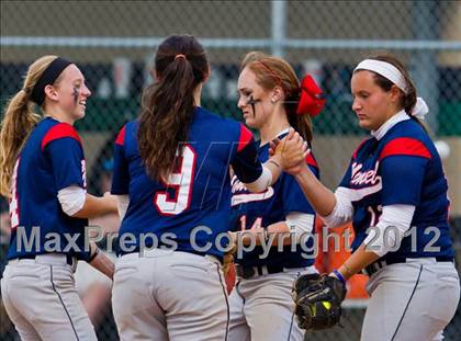 Thumbnail 2 in Clear Falls vs Manvel (UIL 4A Region 3 Quarterfinal Playoff) photogallery.