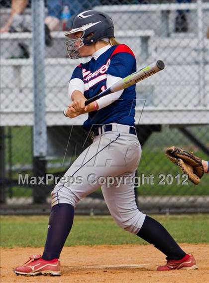 Thumbnail 3 in Clear Falls vs Manvel (UIL 4A Region 3 Quarterfinal Playoff) photogallery.