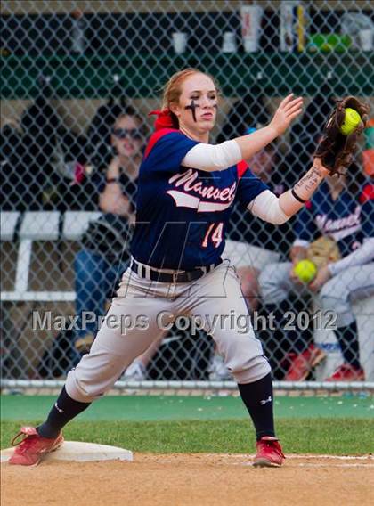 Thumbnail 1 in Clear Falls vs Manvel (UIL 4A Region 3 Quarterfinal Playoff) photogallery.