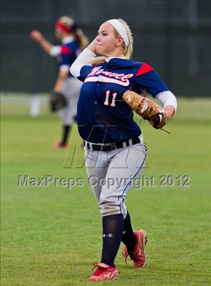 Thumbnail 1 in Clear Falls vs Manvel (UIL 4A Region 3 Quarterfinal Playoff) photogallery.