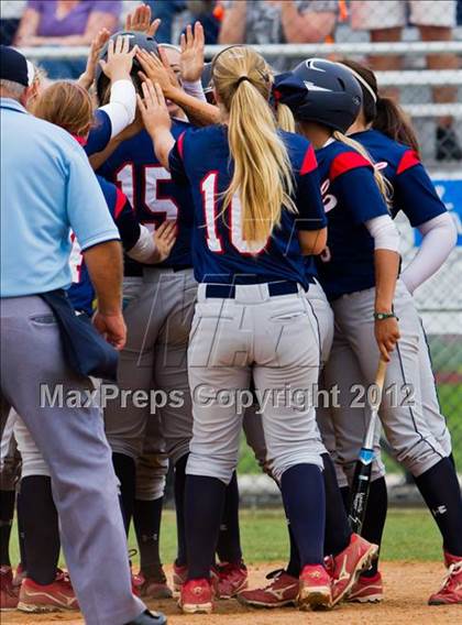 Thumbnail 1 in Clear Falls vs Manvel (UIL 4A Region 3 Quarterfinal Playoff) photogallery.