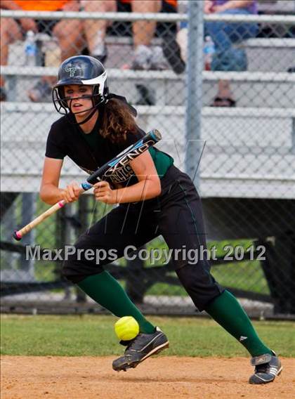 Thumbnail 3 in Clear Falls vs Manvel (UIL 4A Region 3 Quarterfinal Playoff) photogallery.