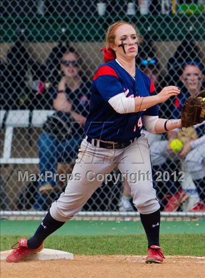 Thumbnail 2 in Clear Falls vs Manvel (UIL 4A Region 3 Quarterfinal Playoff) photogallery.