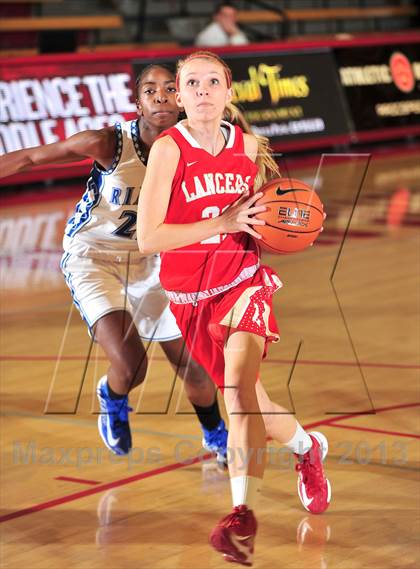 Thumbnail 1 in Orange Lutheran vs. Rialto (Nike Extravaganza) photogallery.