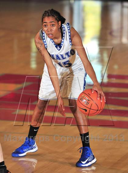 Thumbnail 3 in Orange Lutheran vs. Rialto (Nike Extravaganza) photogallery.