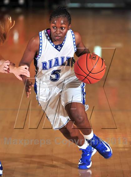 Thumbnail 1 in Orange Lutheran vs. Rialto (Nike Extravaganza) photogallery.