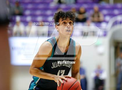 Thumbnail 3 in Juan Diego Catholic vs. Dixie (UHSAA 4A Semifinal) photogallery.