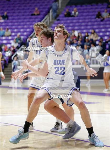 Thumbnail 3 in Juan Diego Catholic vs. Dixie (UHSAA 4A Semifinal) photogallery.