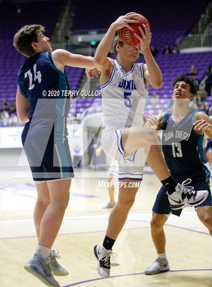 Thumbnail 3 in Juan Diego Catholic vs. Dixie (UHSAA 4A Semifinal) photogallery.