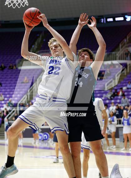 Thumbnail 2 in Juan Diego Catholic vs. Dixie (UHSAA 4A Semifinal) photogallery.