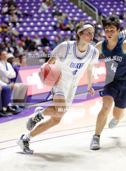 Thumbnail 2 in Juan Diego Catholic vs. Dixie (UHSAA 4A Semifinal) photogallery.
