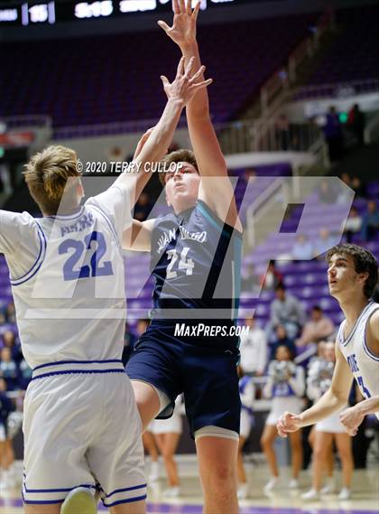 Thumbnail 3 in Juan Diego Catholic vs. Dixie (UHSAA 4A Semifinal) photogallery.