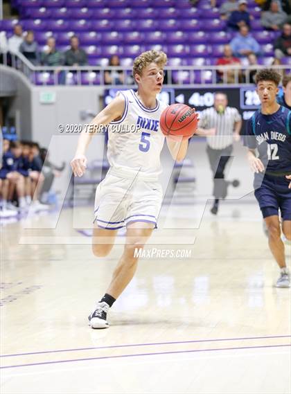 Thumbnail 3 in Juan Diego Catholic vs. Dixie (UHSAA 4A Semifinal) photogallery.