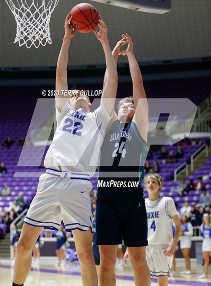 Thumbnail 3 in Juan Diego Catholic vs. Dixie (UHSAA 4A Semifinal) photogallery.