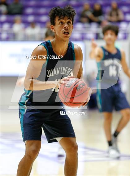Thumbnail 2 in Juan Diego Catholic vs. Dixie (UHSAA 4A Semifinal) photogallery.