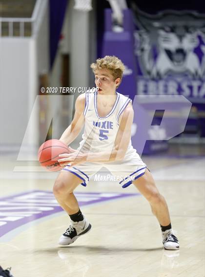 Thumbnail 3 in Juan Diego Catholic vs. Dixie (UHSAA 4A Semifinal) photogallery.